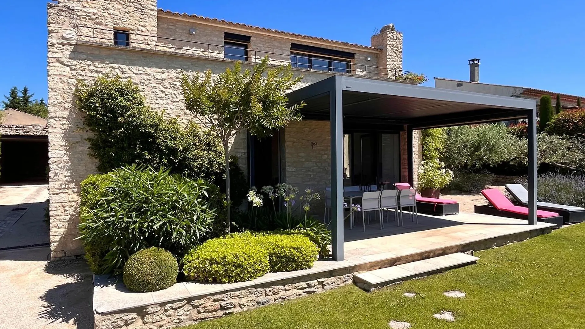 Le Clos De Yann Gordes 0*,  France