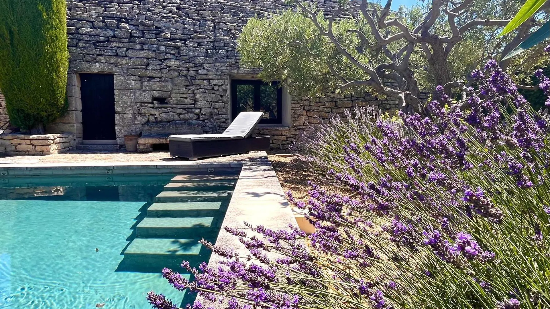Le Clos De Yann Gordes Villa