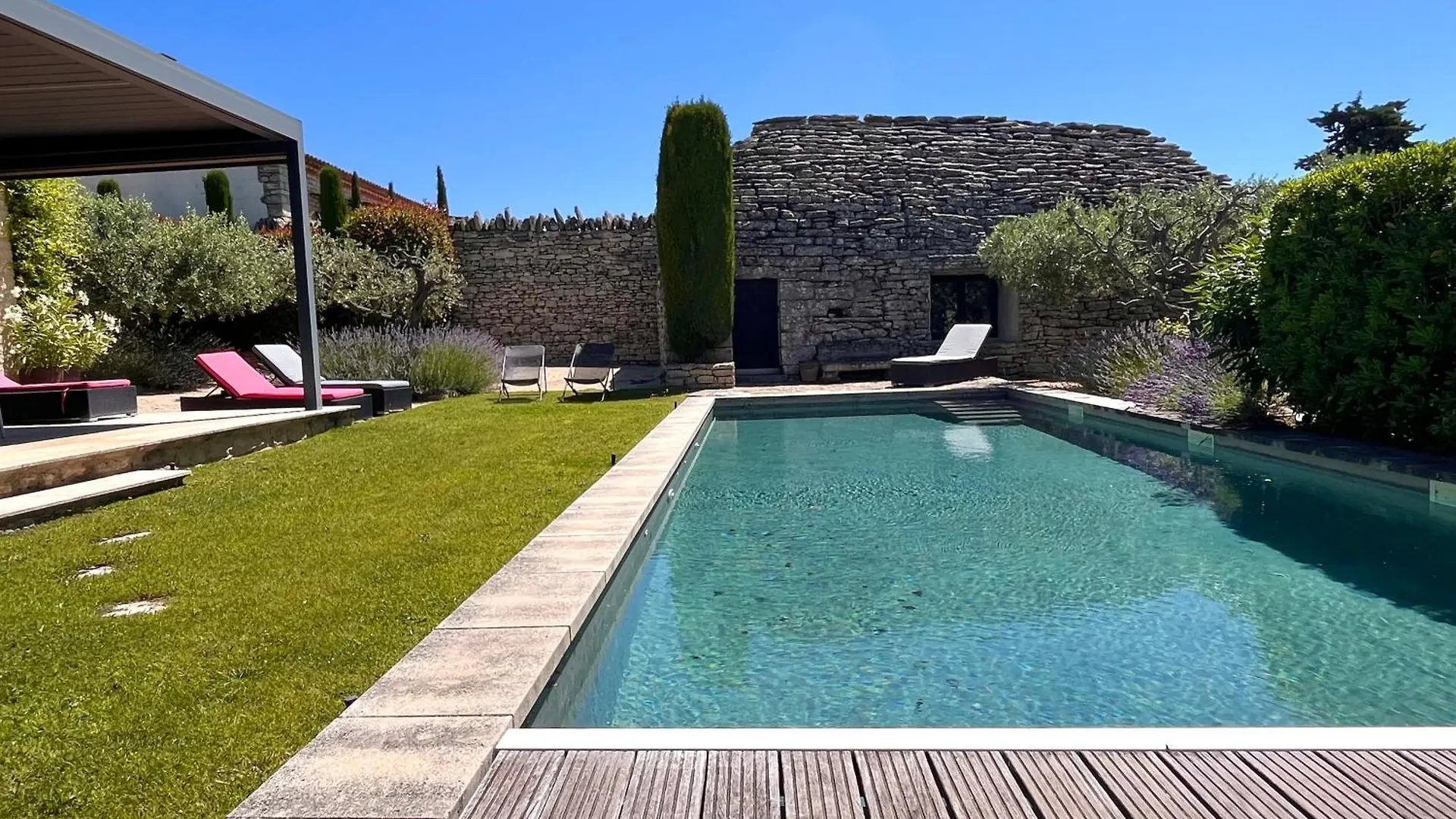 Le Clos De Yann Gordes 0*,  France